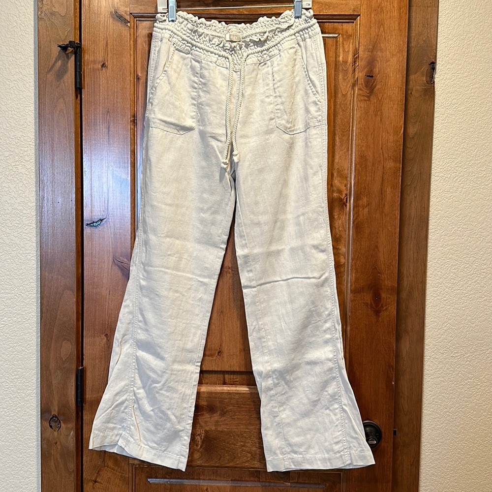 Roxy beige linen pants!